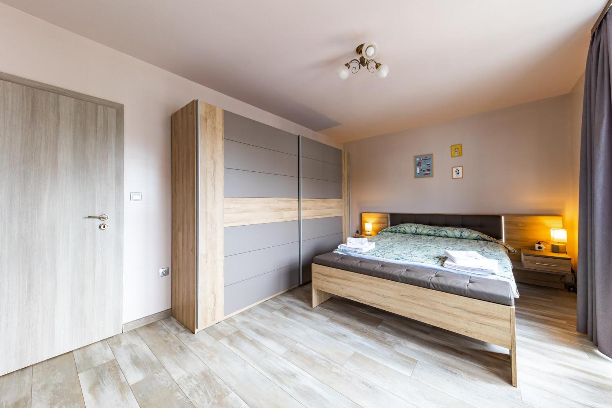 Happy Town Apartments Veliko Tărnovo Esterno foto